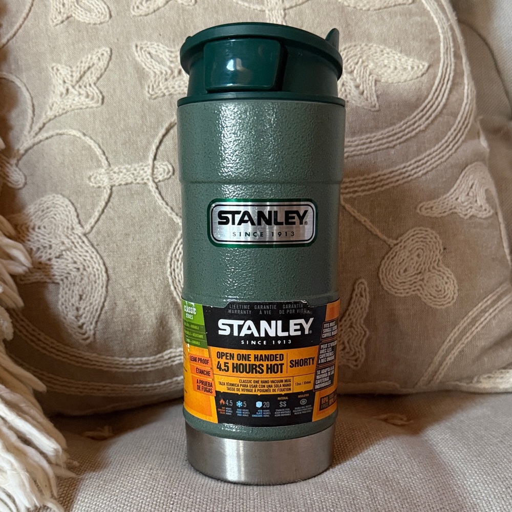 Stanley Classic 12 oz. One-Hand Vacuum  Mug NWT
